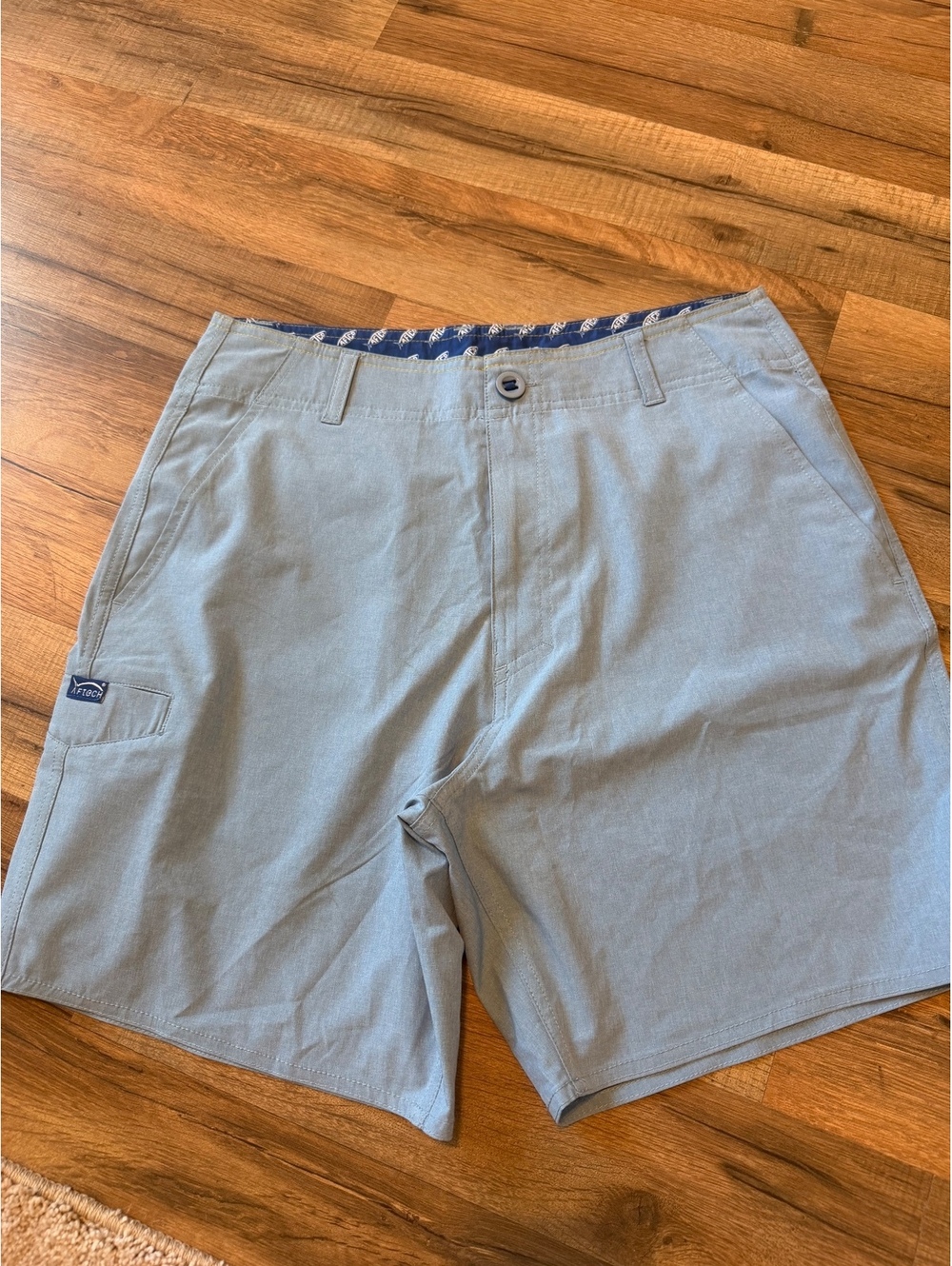 AFTCO 28W Men's Light Blue Cargo Shorts Size 28W, Comfortable and Durable